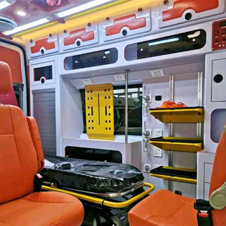 山根镇长途救护车护送病人租赁价格
